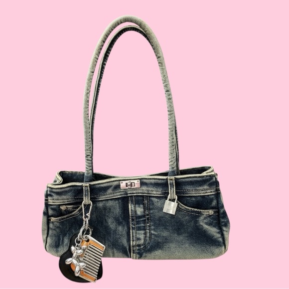 Handbags - NWT VINTAGE STYLE JEANS HANDBAG WITH DETACHABLE ADJUSTABLE STRAP & BAG CHARMS